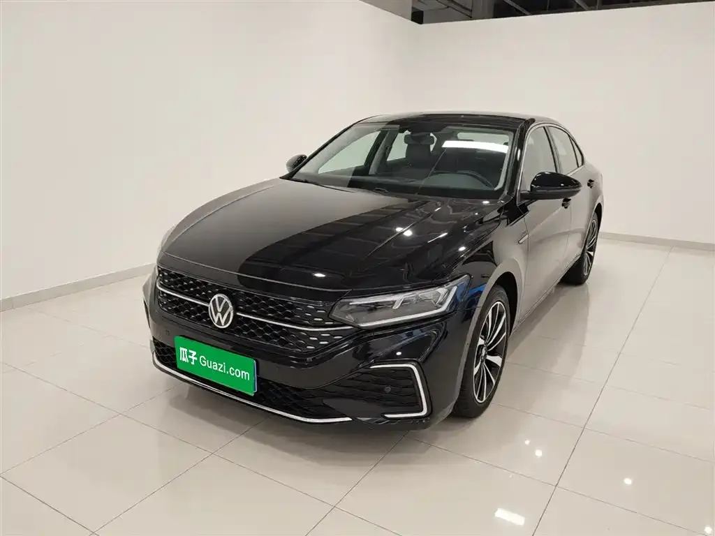 Volkswagen Passat — фото 1