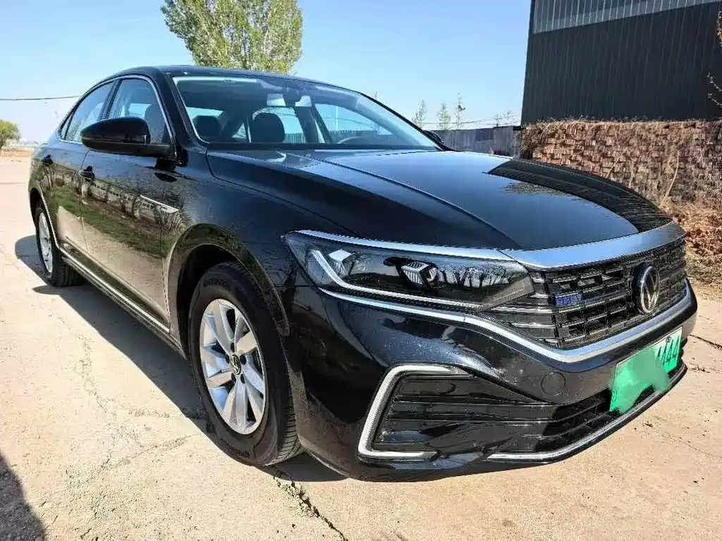 Volkswagen Passat New Energy — фото 3