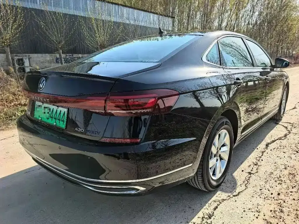 Volkswagen Passat New Energy — фото 7