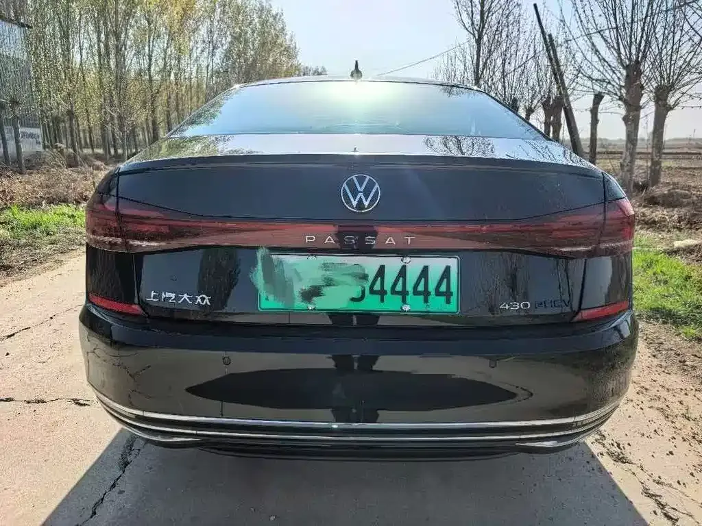 Volkswagen Passat New Energy — фото 9