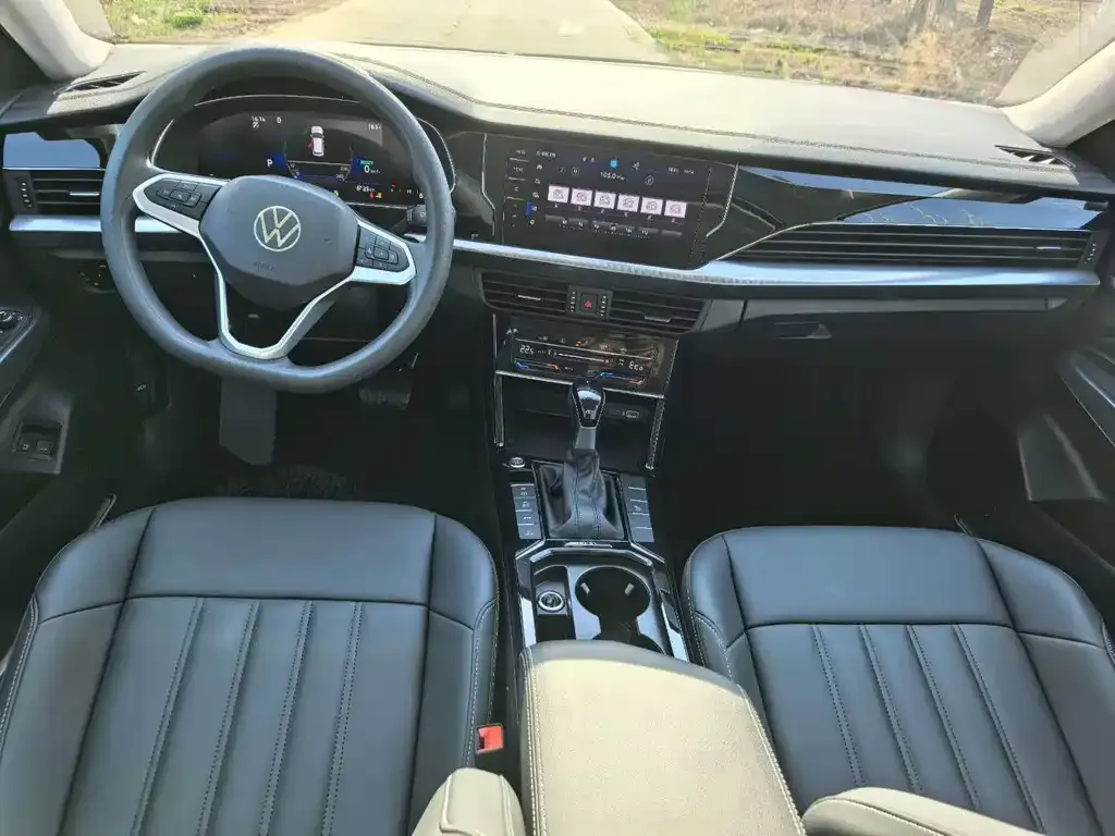 Volkswagen Passat New Energy — фото 2
