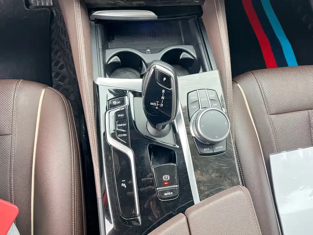 BMW 5 Series — фото 10