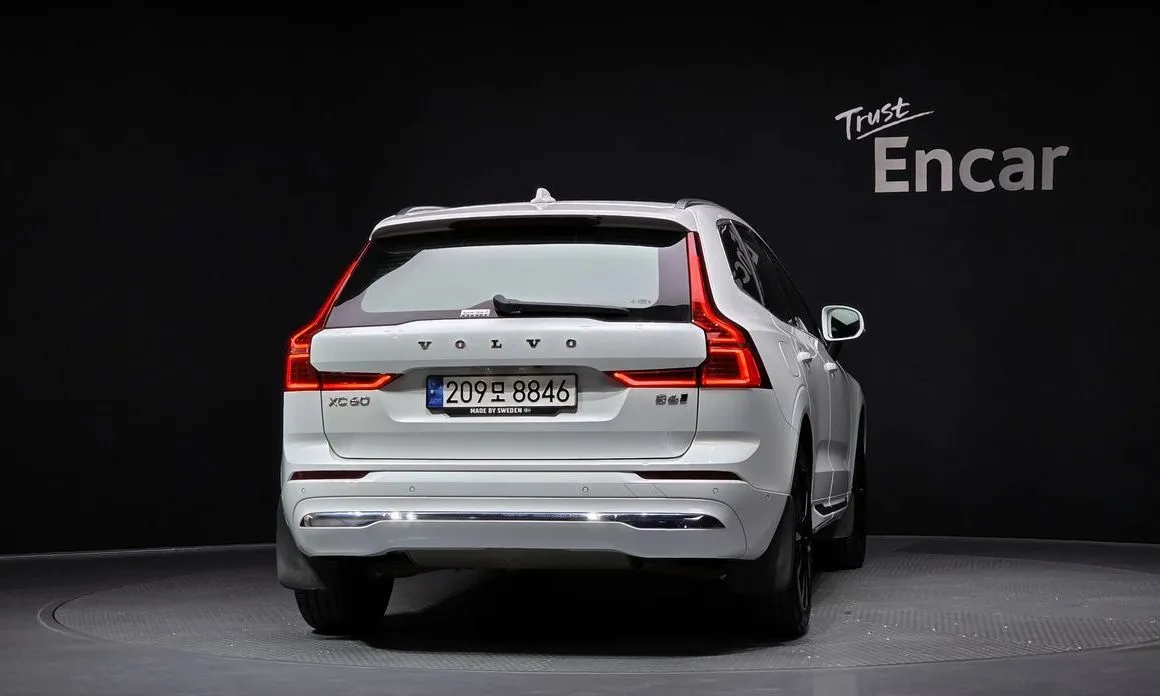 Volvo XC60 — фото 7
