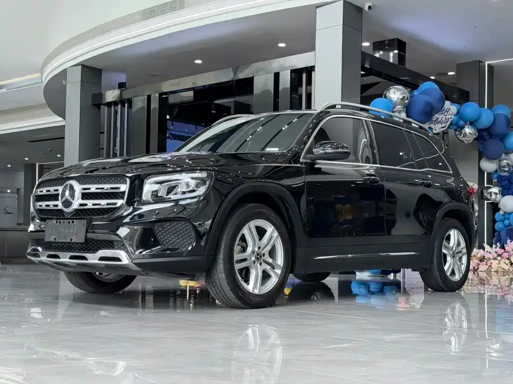 Mercedes-Benz GLB — фото 1