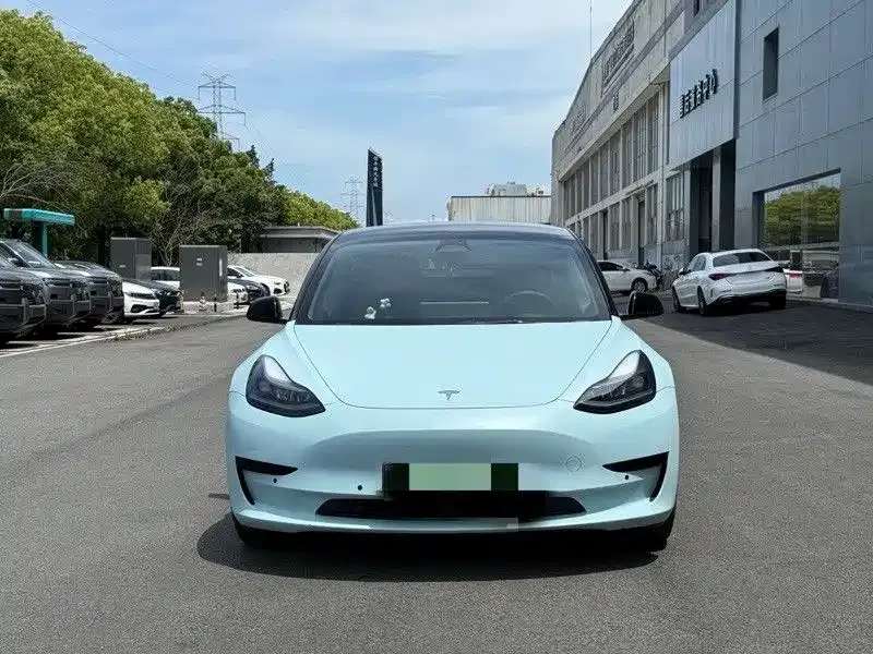Tesla Model 3 — фото 9