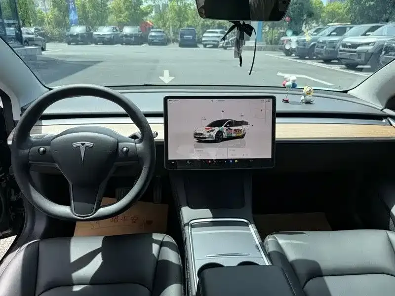 Tesla Model 3 — фото 5
