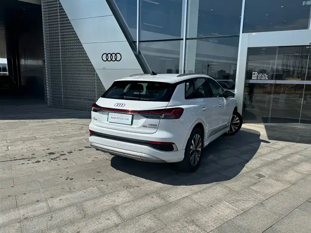 Audi Q4 e-tron — фото 9