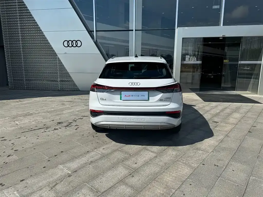 Audi Q4 e-tron — фото 8