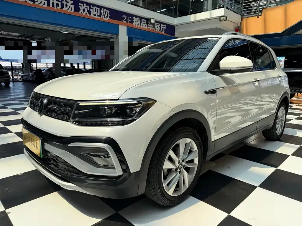 Volkswagen T-Cross — фото 1