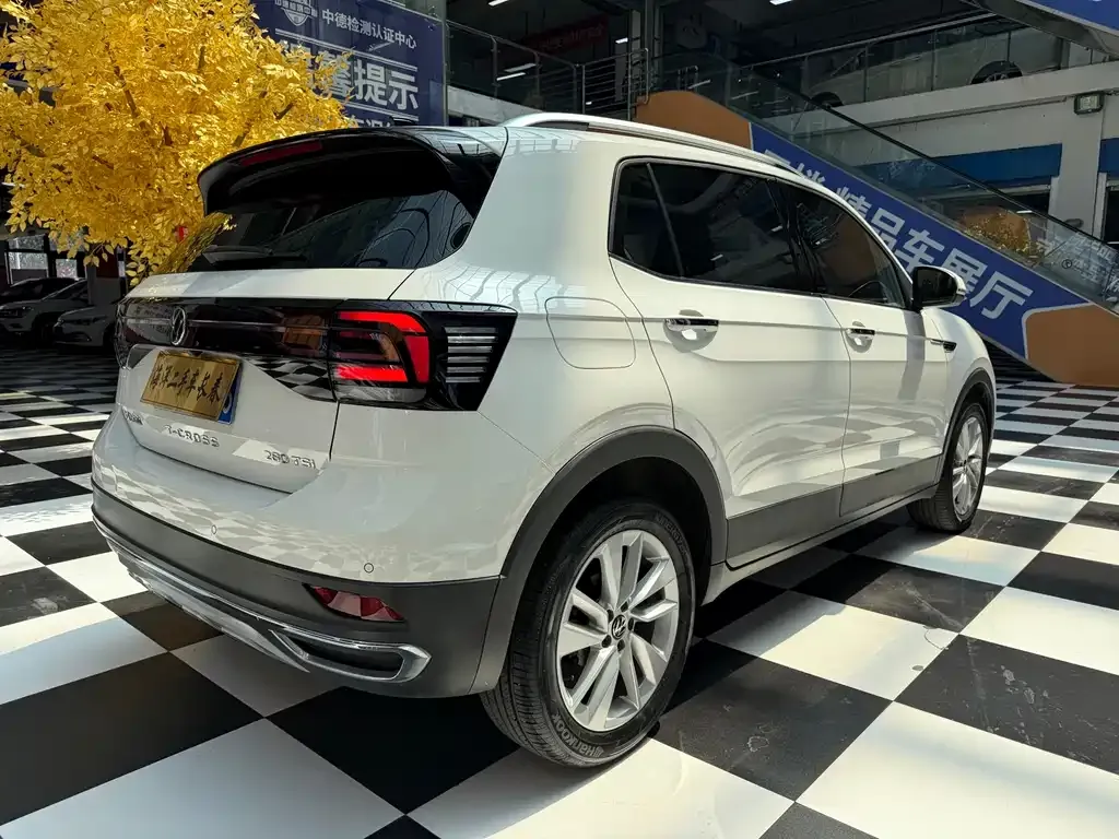 Volkswagen T-Cross — фото 8