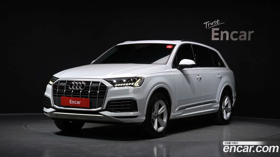 Audi Q7 — фото 1