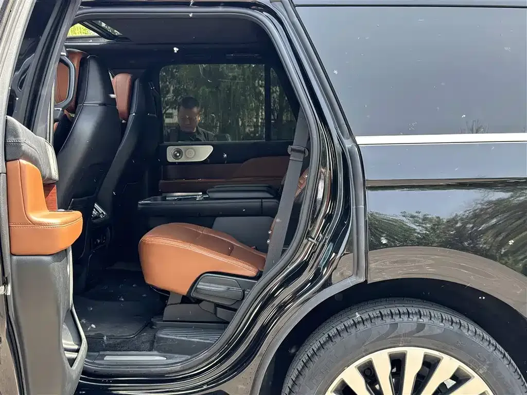 Lincoln Navigator — фото 7