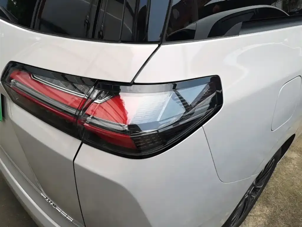 Wuling Starlight 730 New Energy — фото 3