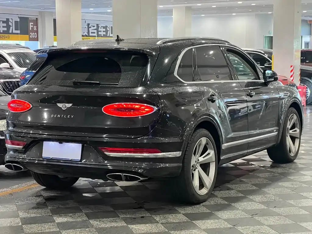 Bentley Bentayga — фото 5