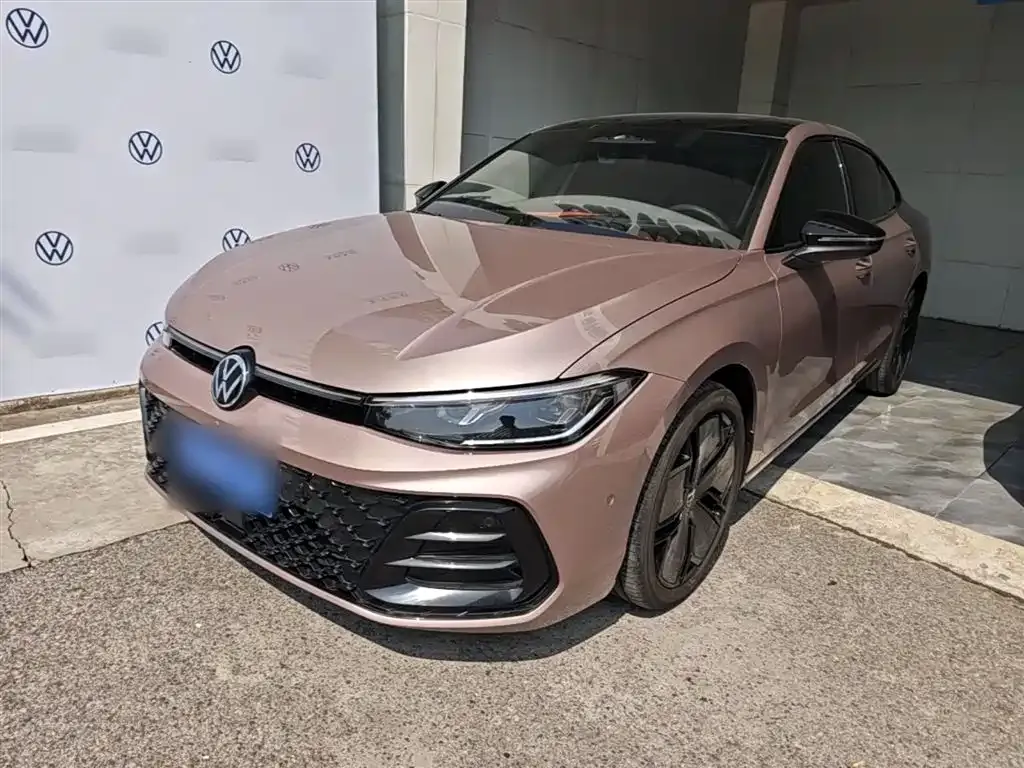 Volkswagen Passat — фото 1