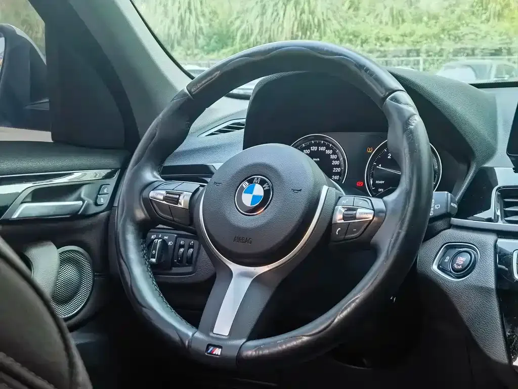 BMW X1 — фото 2