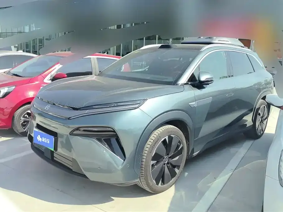 BYD Tang L — фото 1
