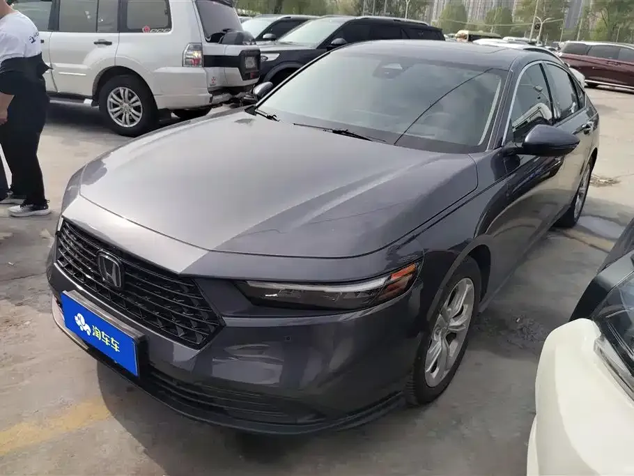 Honda Accord — фото 1