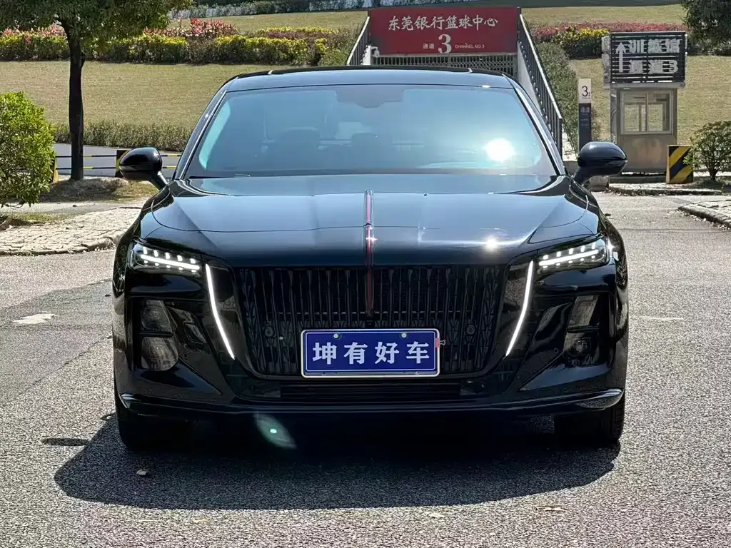 Hongqi H5 — фото 1