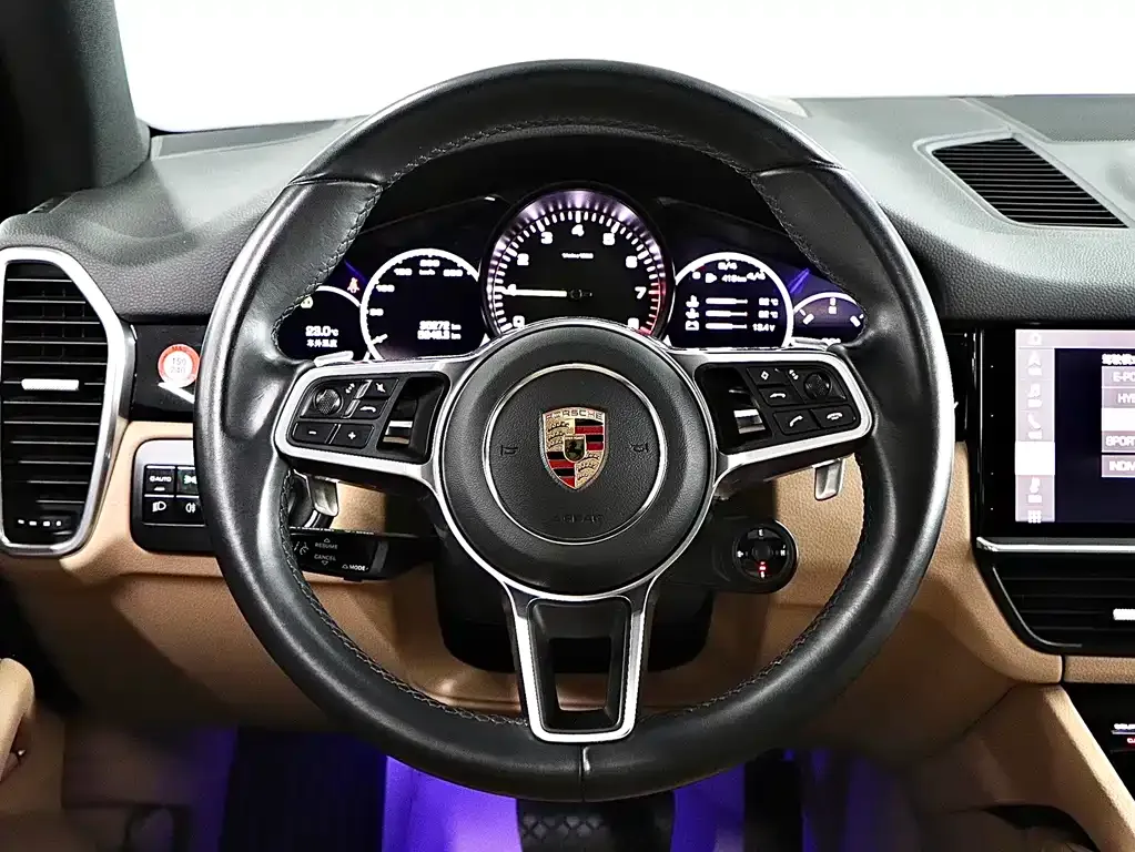 Porsche Cayenne Hybrid — фото 10