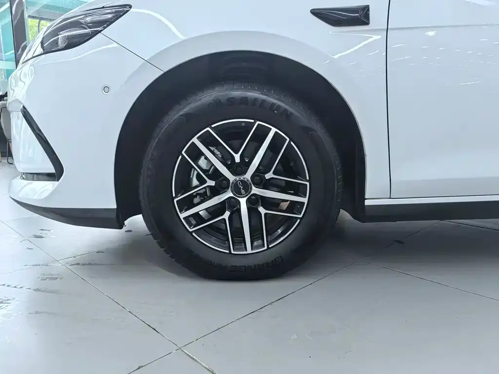 BYD Seal 05 DM-i — фото 2