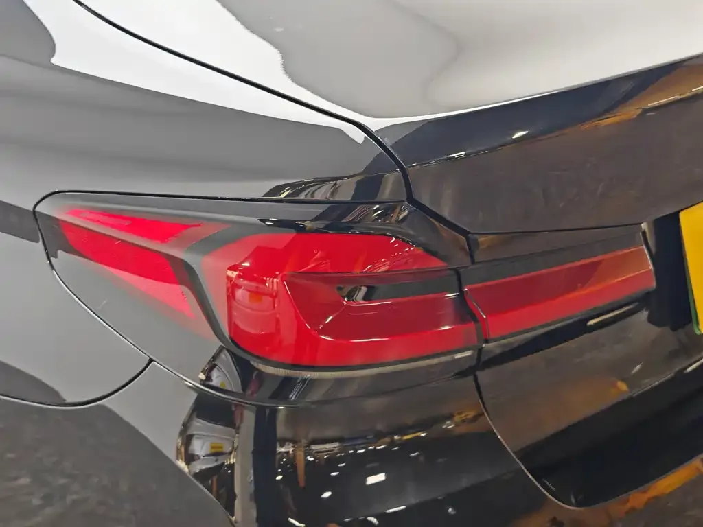 BMW 5 Series New Energy — фото 2