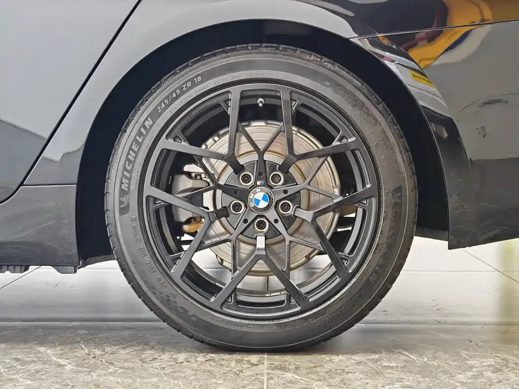 BMW 5 Series New Energy — фото 10