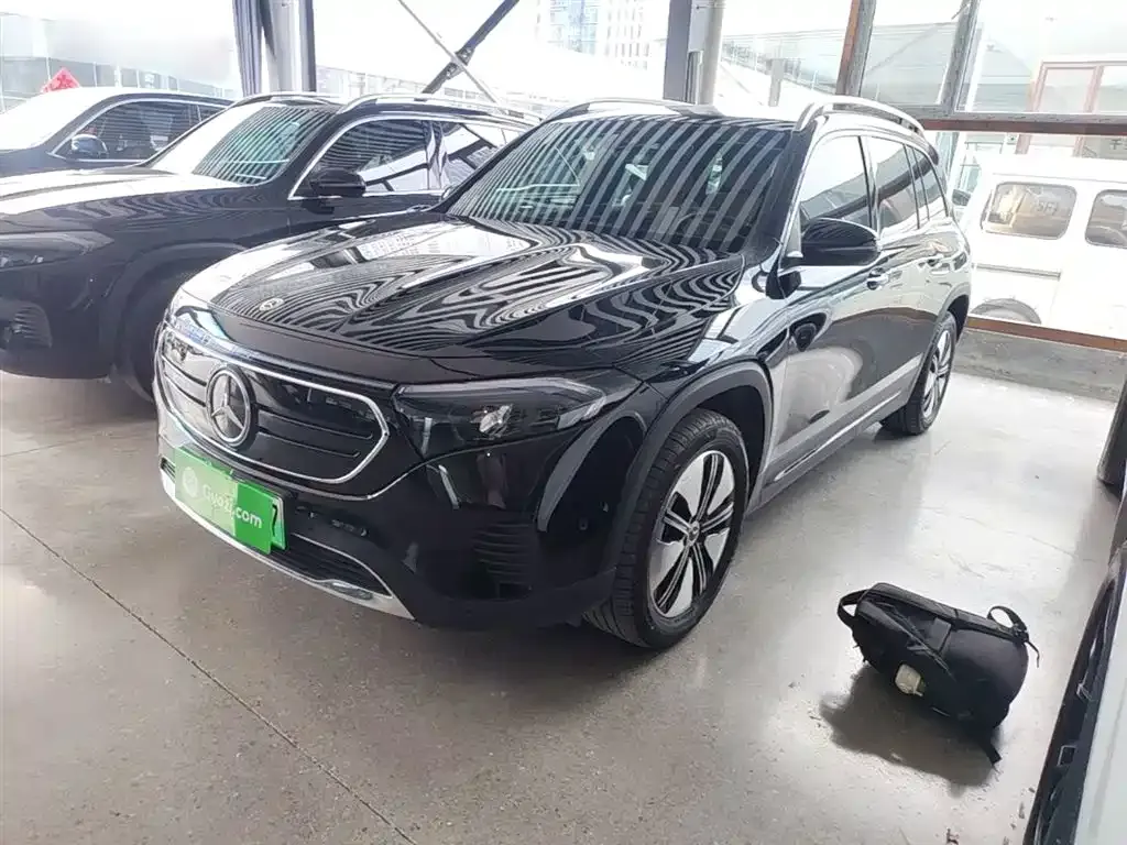 Mercedes-Benz EQB — фото 1