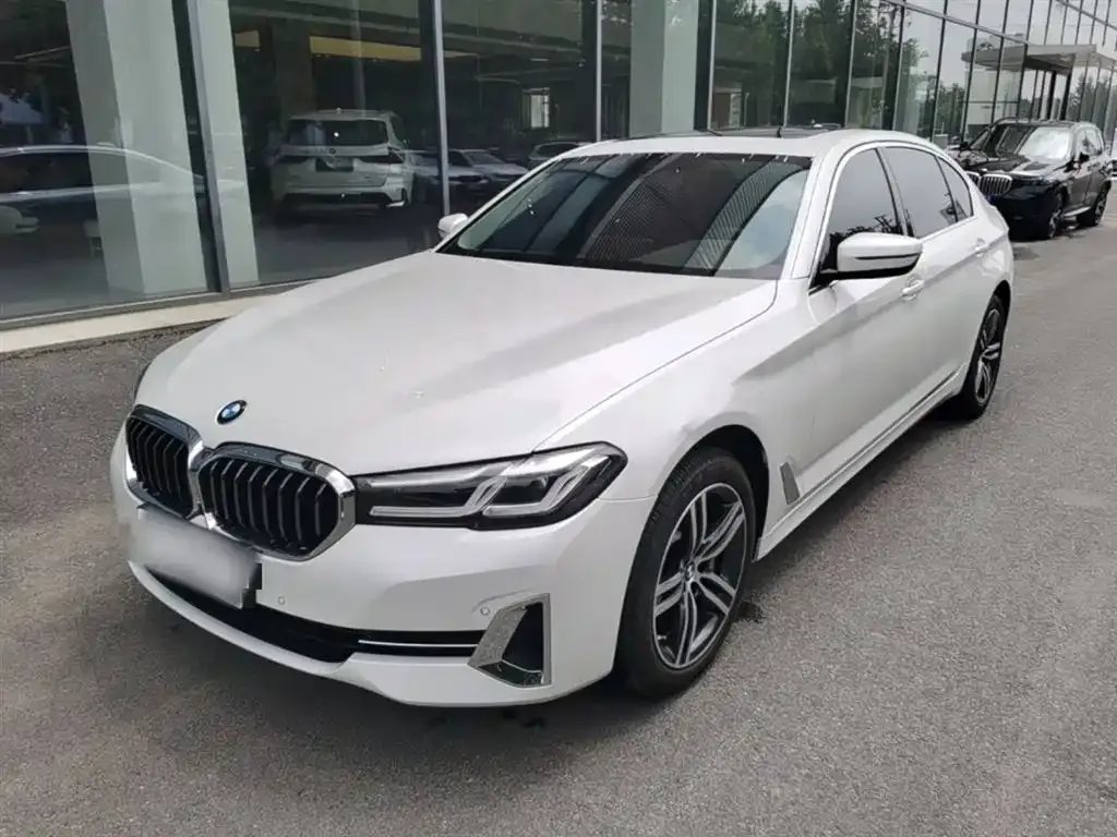 BMW 5 Series — фото 1