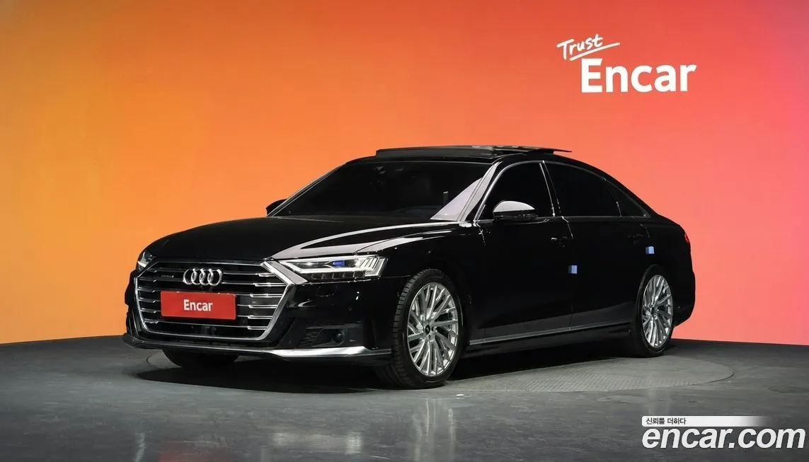 Audi A8 — фото 1
