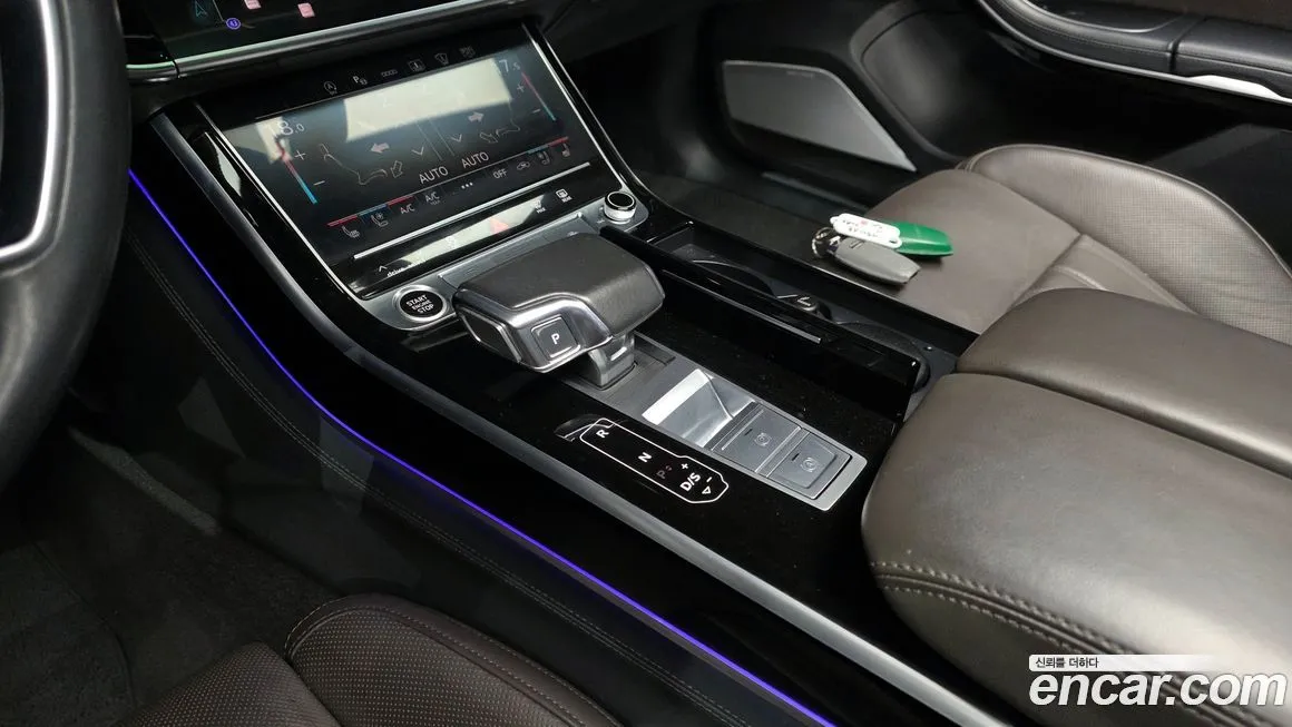 Audi A8 — фото 7
