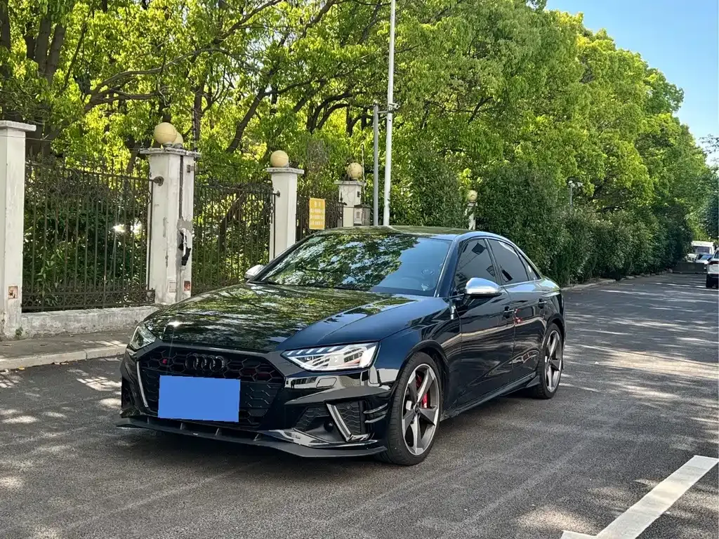 Audi S4 — фото 1