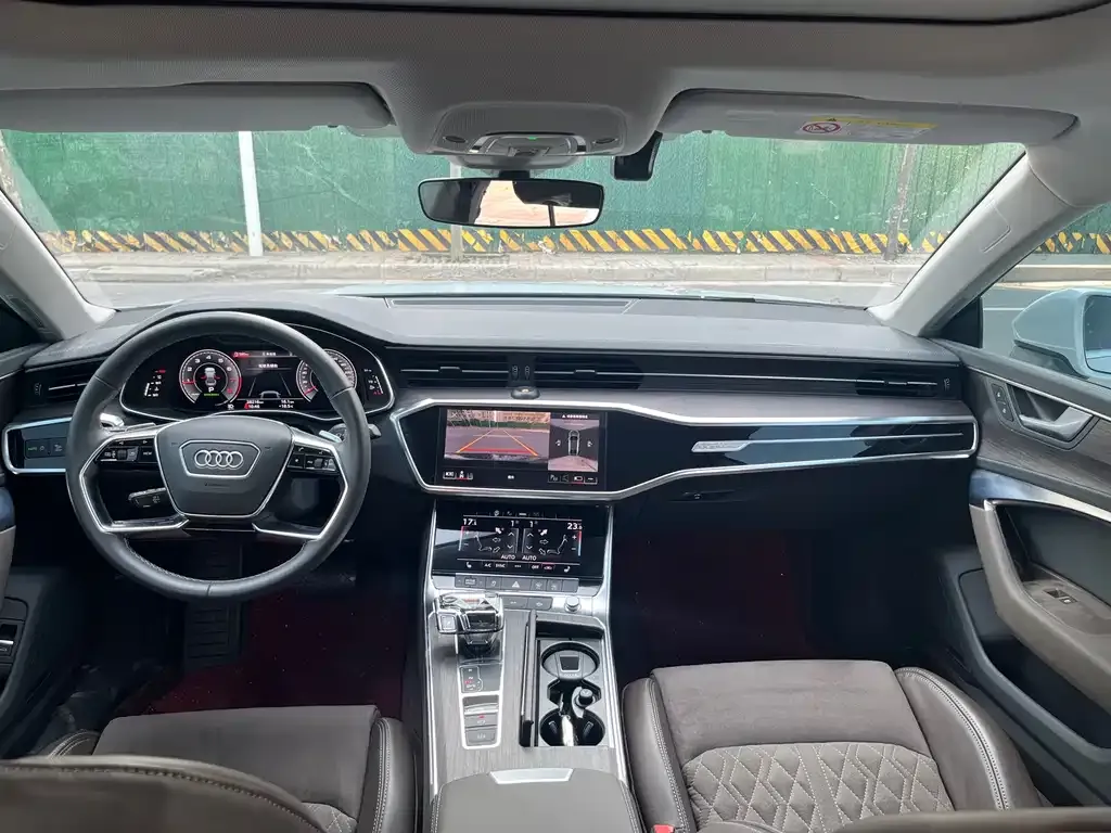 Audi A7L — фото 6