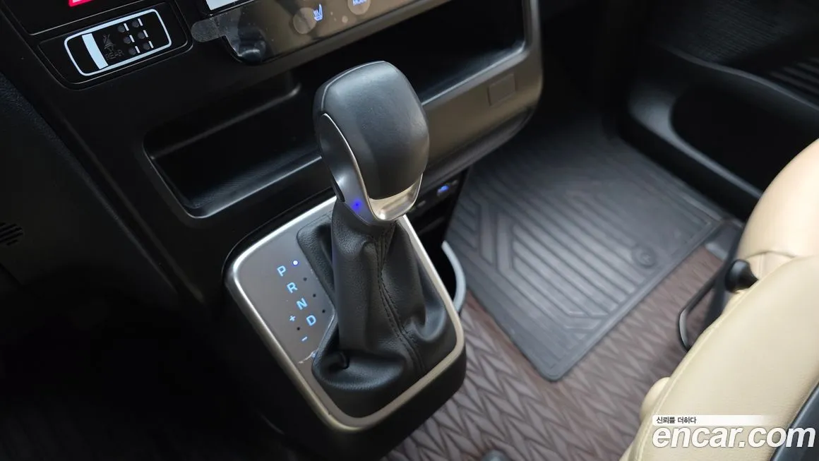 Hyundai Staria — фото 3