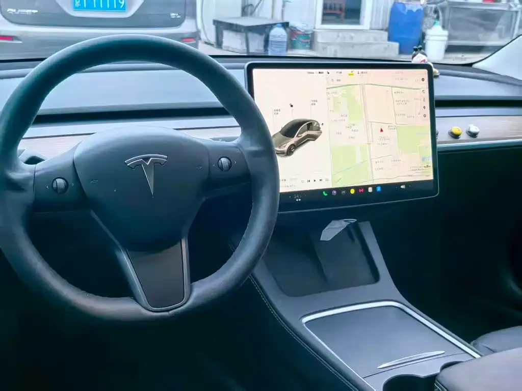 Tesla Model 3 — фото 5
