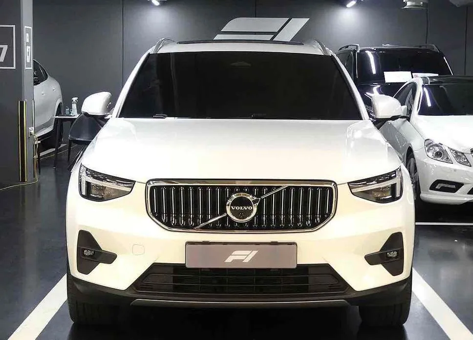 Volvo XC40 — фото 5