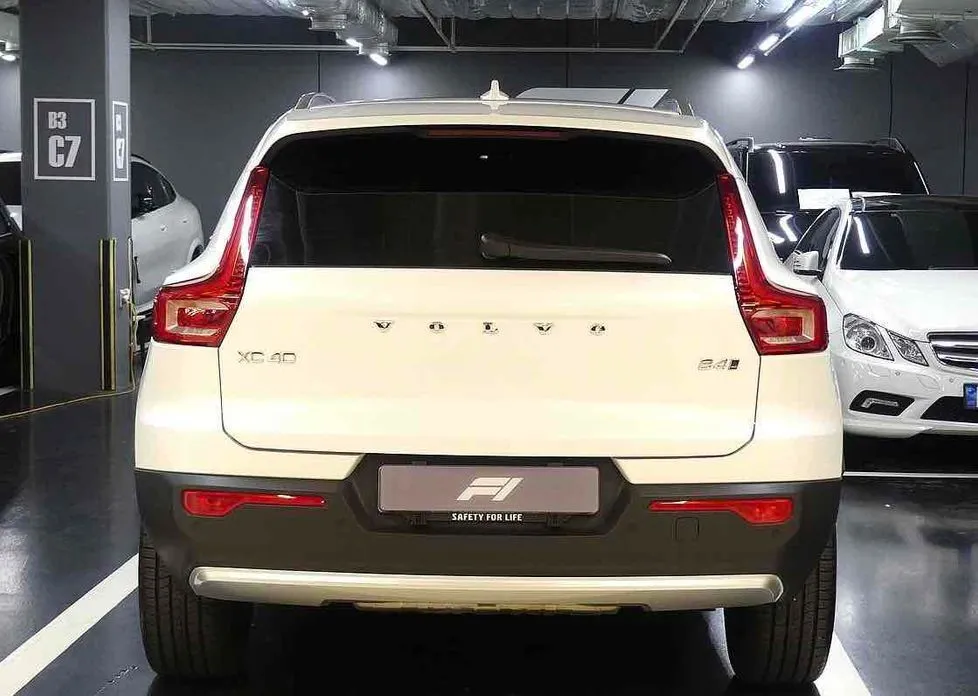 Volvo XC40 — фото 2