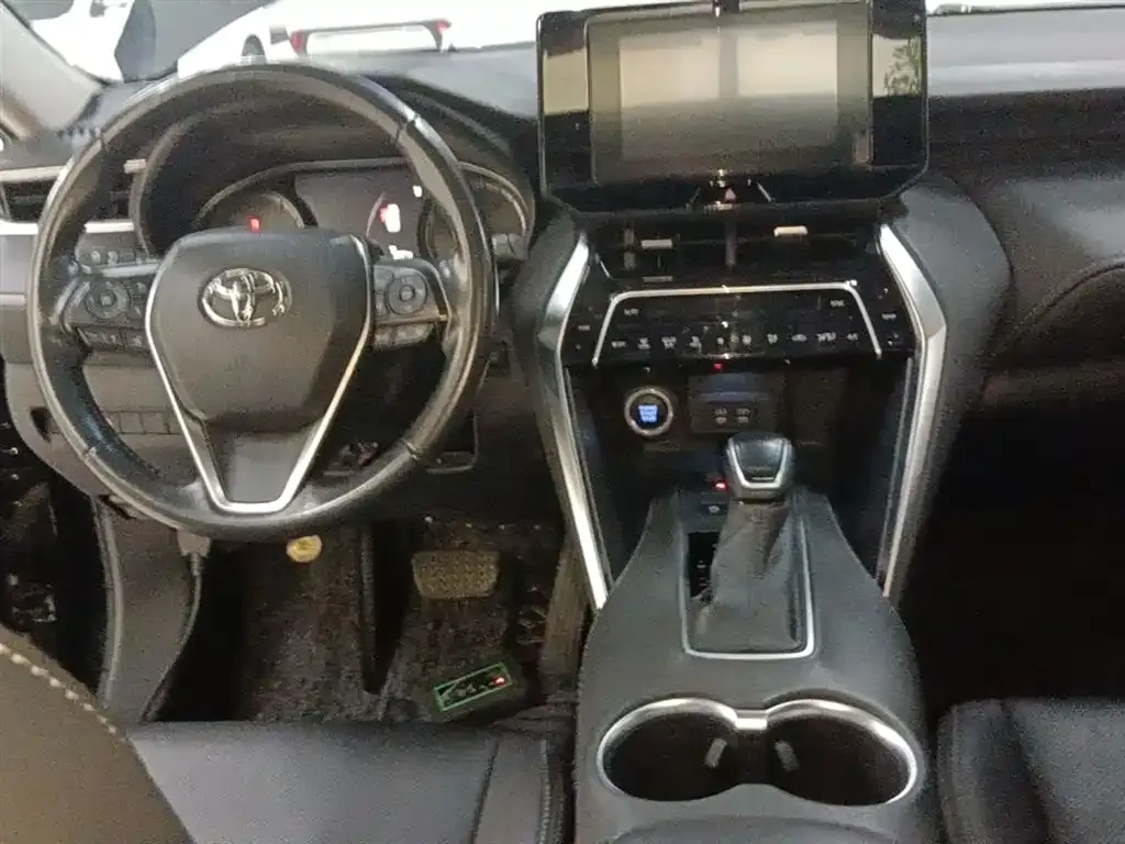 Toyota Harrier — фото 9