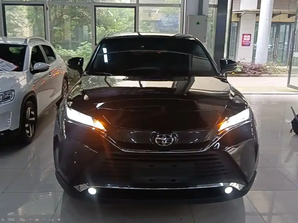 Toyota Harrier — фото 3
