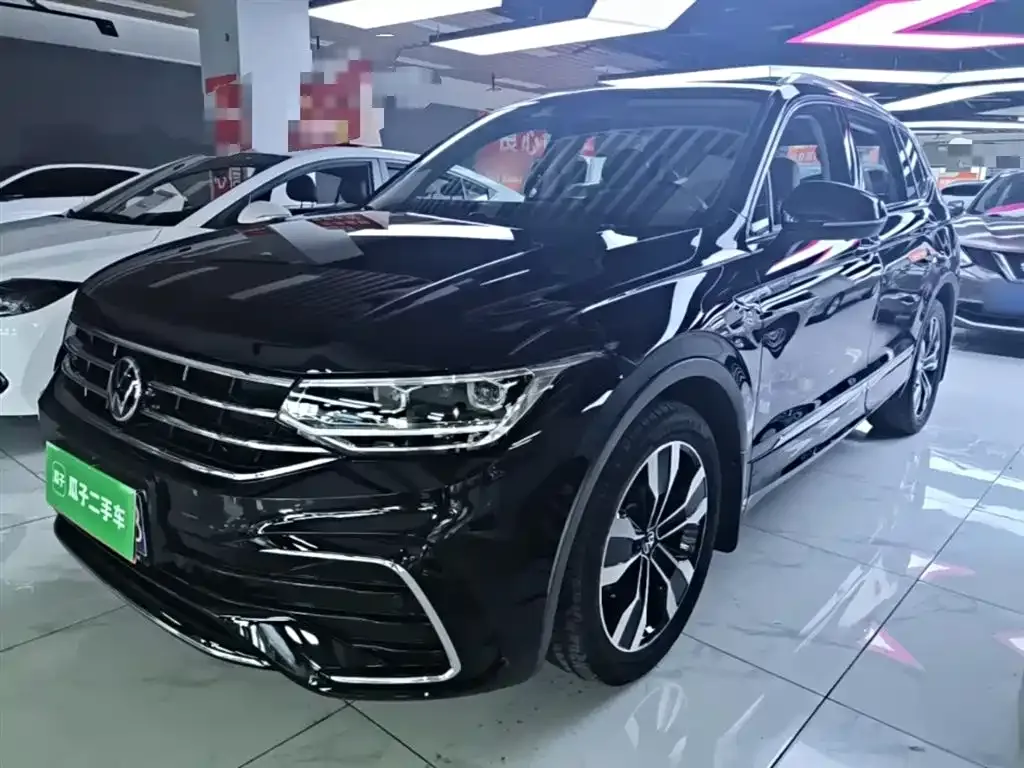 Volkswagen Tiguan L — фото 6