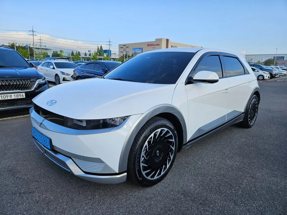 Hyundai Ioniq5 — фото 1
