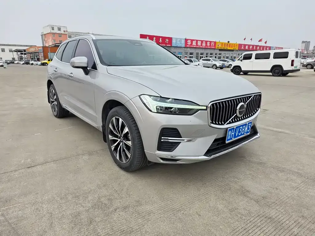 Volvo XC60 — фото 10