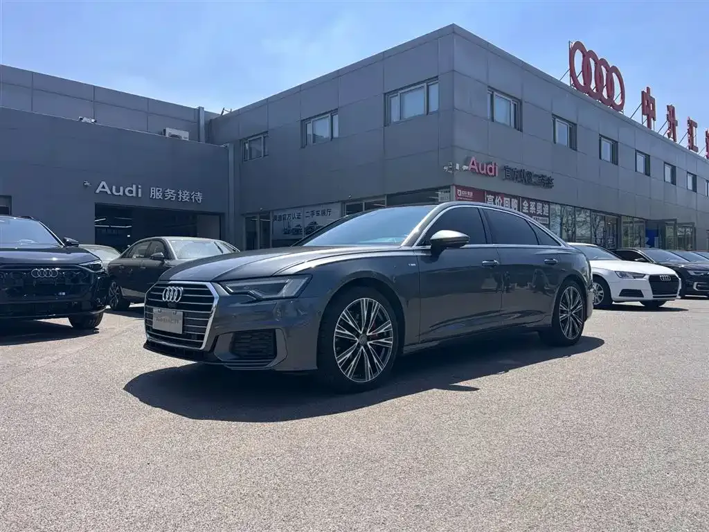 Audi A6L — фото 1