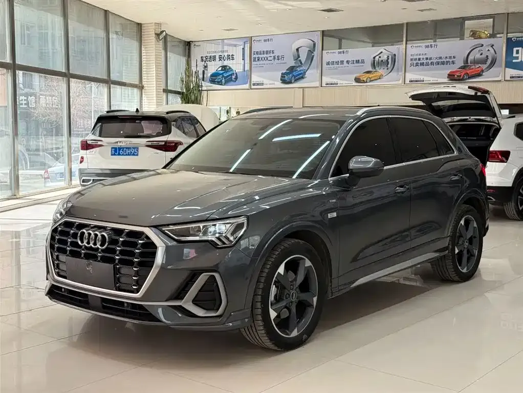 Audi Q3 — фото 1