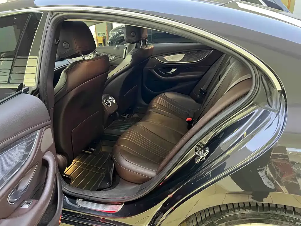 Mercedes-Benz CLS — фото 9