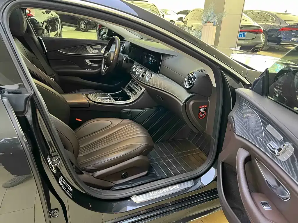 Mercedes-Benz CLS — фото 2