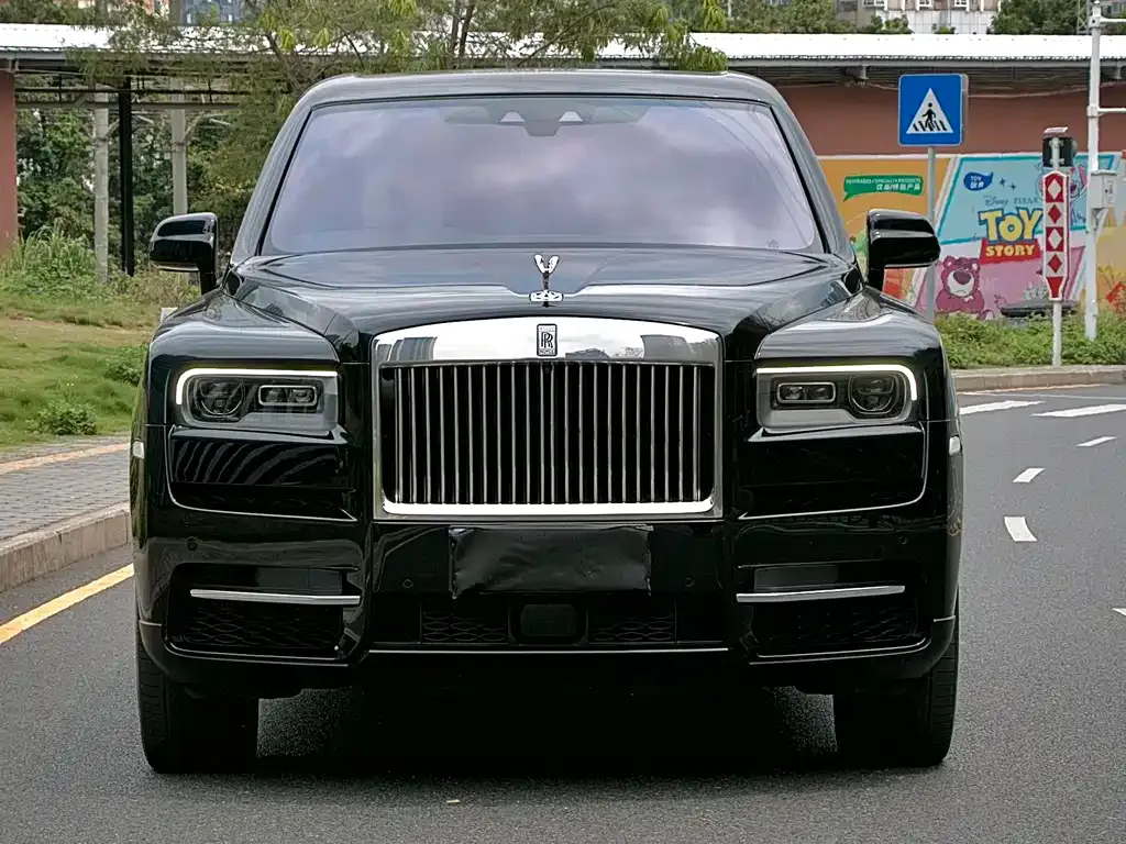 Rolls-Royce Cullinan — фото 10