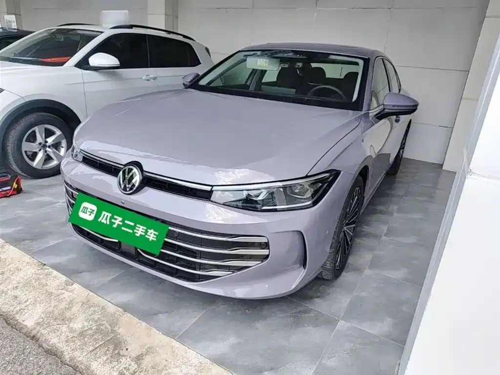 Volkswagen Passat — фото 1