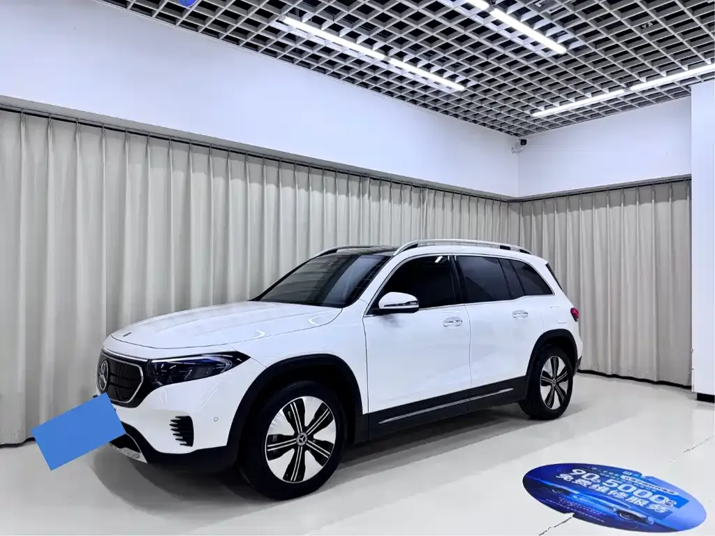 Mercedes-Benz EQB — фото 1