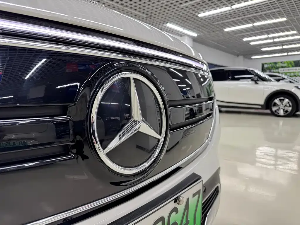Mercedes-Benz EQB — фото 6